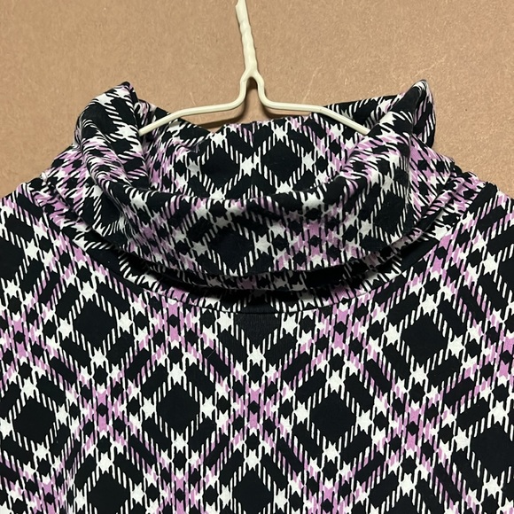 Talbots shirt medium petite light cotton long sleeve turtleneck plaid black pink - Picture 3 of 7